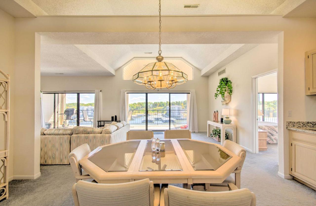 Bright Waterfront Condo With Resort Amenities! Lake Ozark Exteriör bild