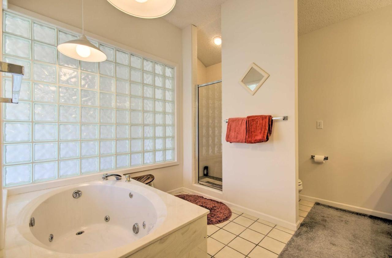 Bright Waterfront Condo With Resort Amenities! Lake Ozark Exteriör bild